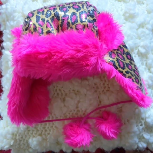 Peace of Cake Avatar Hat - Picture 3 of 6